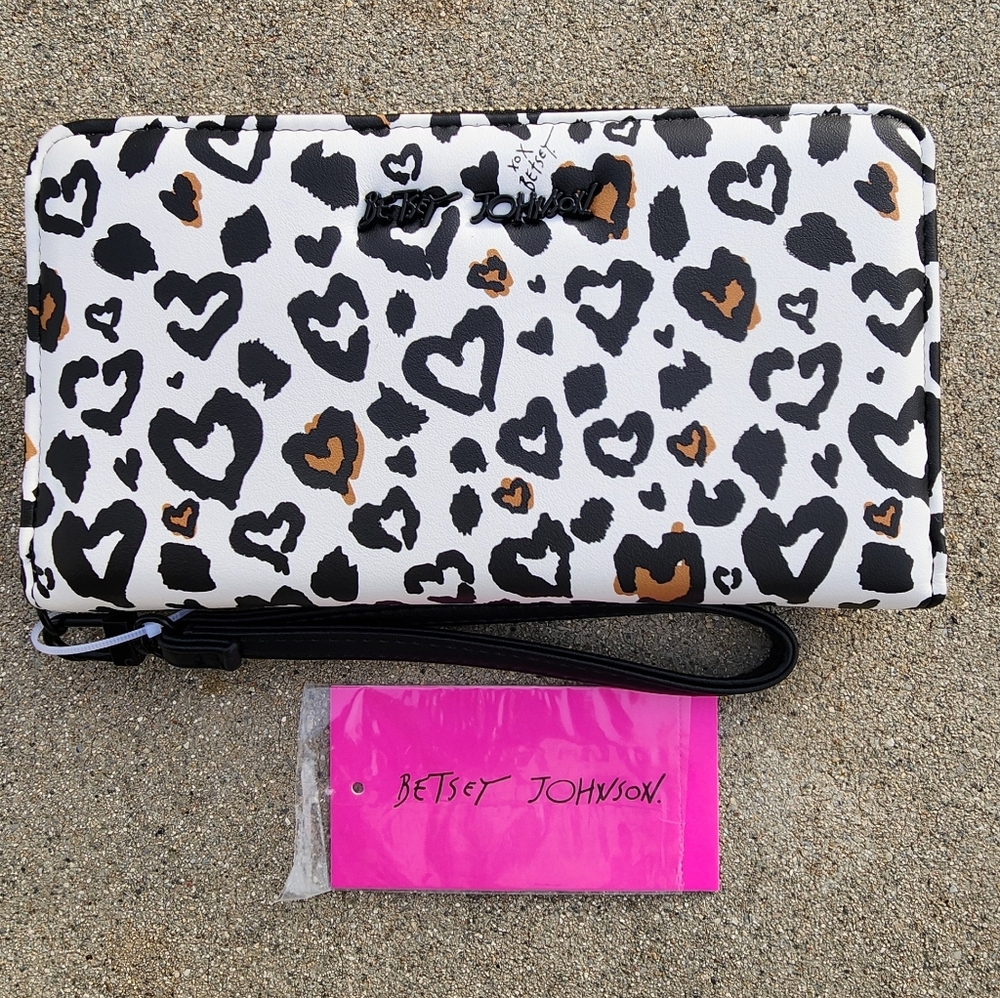 Betsey Johnson Leopard Print Wristlet Wallet Zip Around Womens New